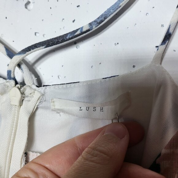 Lush Womens Floral Sleeveless Asymmetrical Dress Size Medium Boho Dainty Summer - Picture 4 of 11